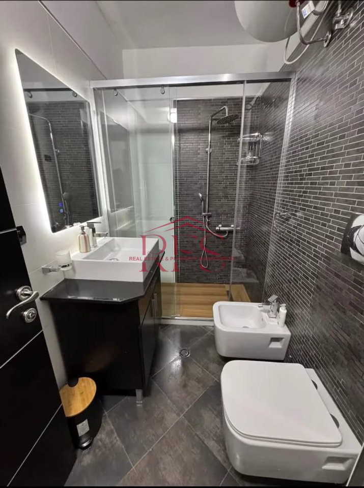 🏠 Affittasi SUPER appartamento 2+1+Balcone 📍 Dietro lo Stadio Air Albania, in Via Elbasanit
