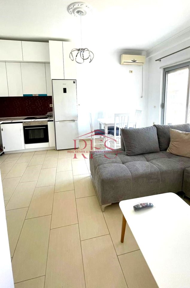 🏠 Jepet me qera apartament 1+1 – Rruga e Kavajes, 5 minuta larg qendres | 750 mije leke te vjetra