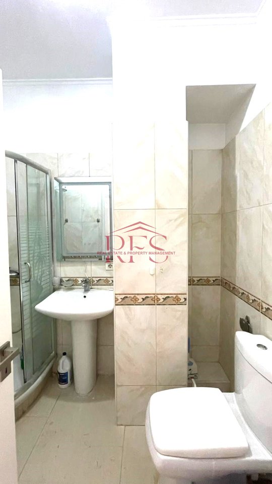 🏠 Jepet me qera apartament 1+1 – Rruga e Kavajes, 5 minuta larg qendres | 750 mije leke te vjetra