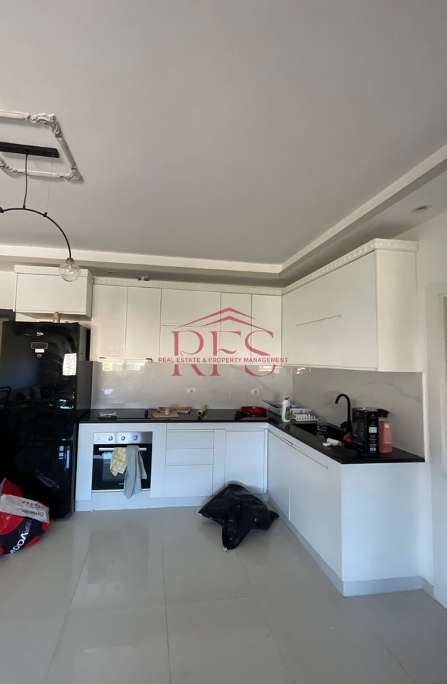 Appartamento arredato in affitto con arredamento moderno nella zona di Don Bosko 
2+1+2 bagni