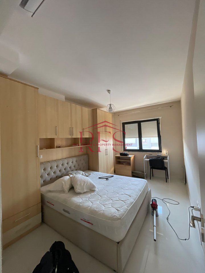Appartamento arredato in affitto con arredamento moderno nella zona di Don Bosko 
2+1+2 bagni