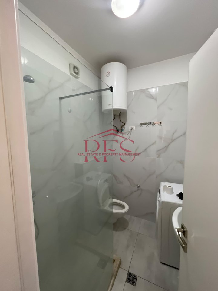 Appartamento arredato in affitto con arredamento moderno nella zona di Don Bosko 
2+1+2 bagni