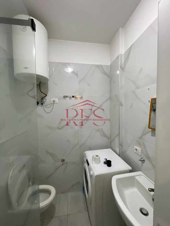 Appartamento arredato in affitto con arredamento moderno nella zona di Don Bosko 
2+1+2 bagni