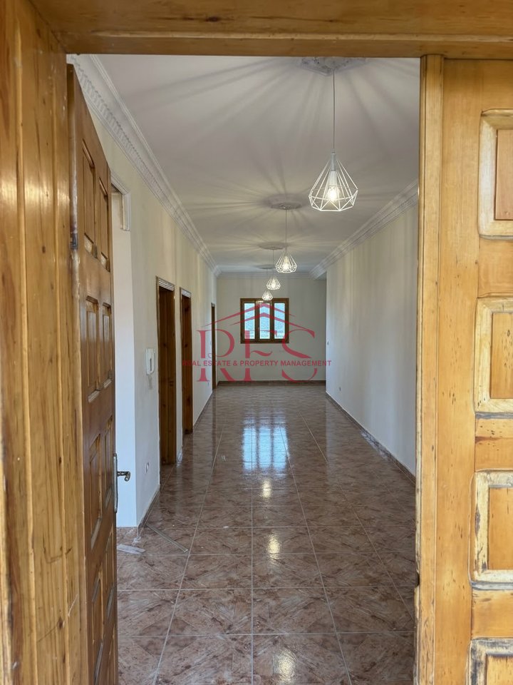 🏡 Jepet me qera vilë 3-katëshe – Allias | 2 milion lekë/muaj
