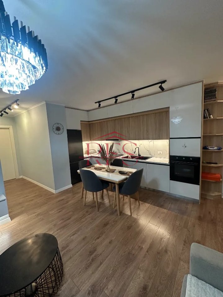 🏡 Affittasi SUPER appartamento 2+1 per 500 euro a Misto Mame, Yzberisht