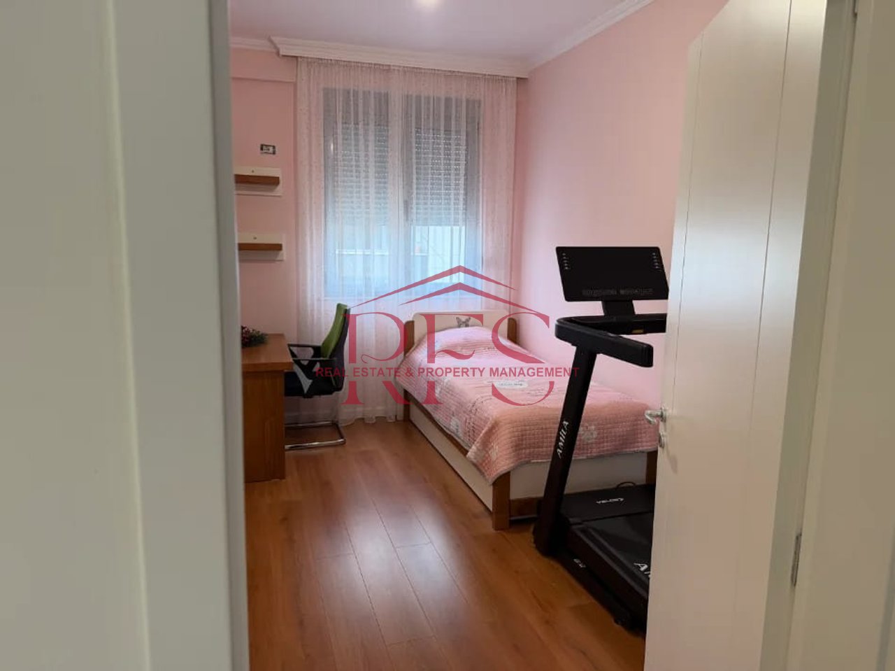 🏡 JEPET ME QERA APARTAMENT 2+1 – LIQENI I THATË | KOPSHTI BOTANIK – 750 euro