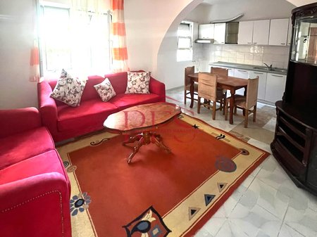  Jepet me qera hyrje 3+1 te 5 Maji, Tiranë per 450 mije leke te vjetra/muaj 