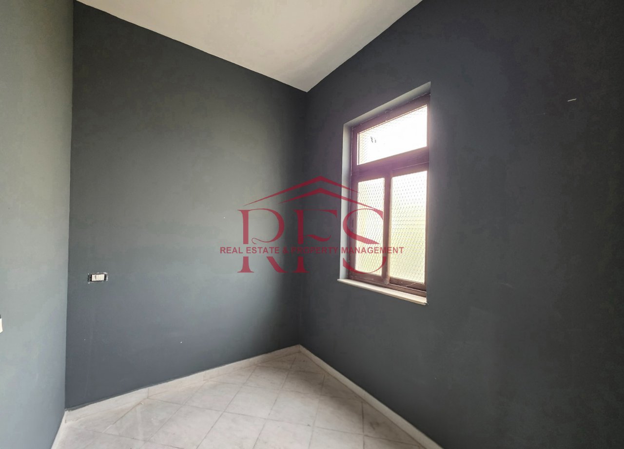 🏢✨ JEPET ME QIRA AMBIENT KOMERCIAL – LAPRAKË | RRUGA LORD BAJRON | 5 vende parkimi