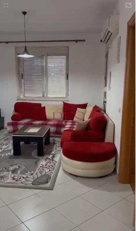Jepet apartament me qera 2+1 afer Fabrikes te Miellit Astir