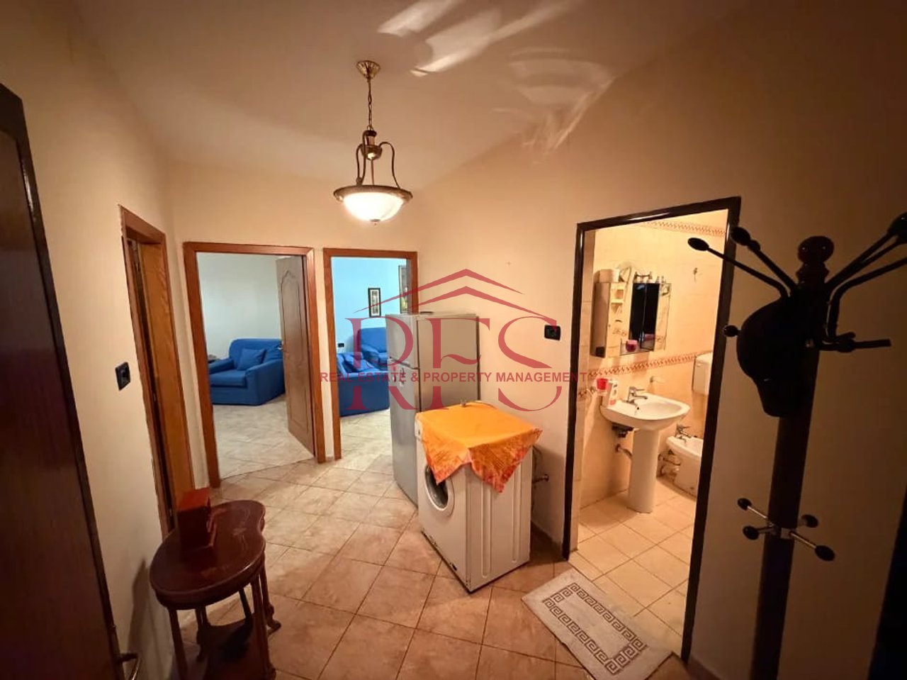 🏡 Jepet me qera apartament 2+1+ballkon në Porcelan, Tiranë – 550 mije leke te vjetra 🔑