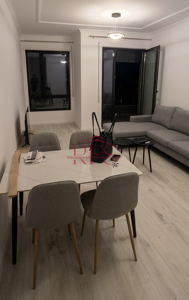 🏡 Appartamento 2+1+Balcone in affitto a 5 Maji – 650 mila lek vecchi/mese 🔑✨