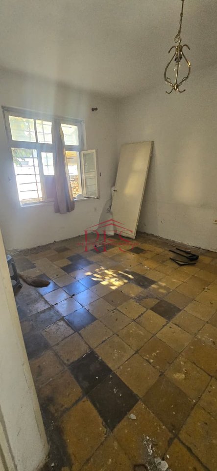 🏡 🏷️ Apartment 2+1 + storage for sale at Ferit Xhajko Street, Polyclinic no.4 – 133,000 € 🔑