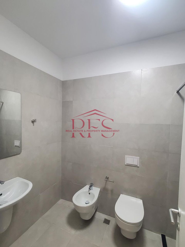 🏡✨ Jepet me qera apartament 2+1+2 me parkim – Liqeni i Thatë | 1,200 €/muaj 🔑