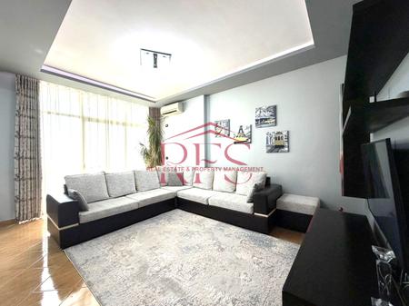 🏡 Appartamento 2+1 con balcone in affitto – Astir, vicino a Vila L | 550 lekë/mese