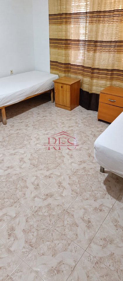 🏡 Jepet me qira apartament 3+1 – 350 lekë/muaj | Rruga Don Bosko, prane te Bulevardi i Ri