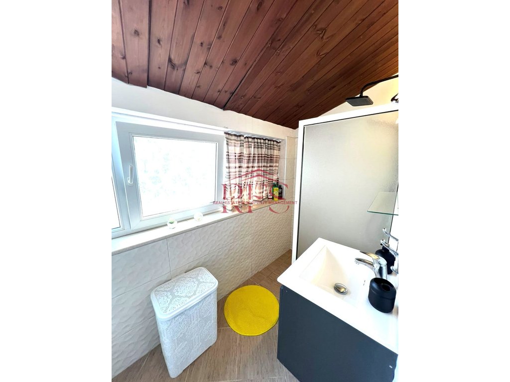 Gallery 01