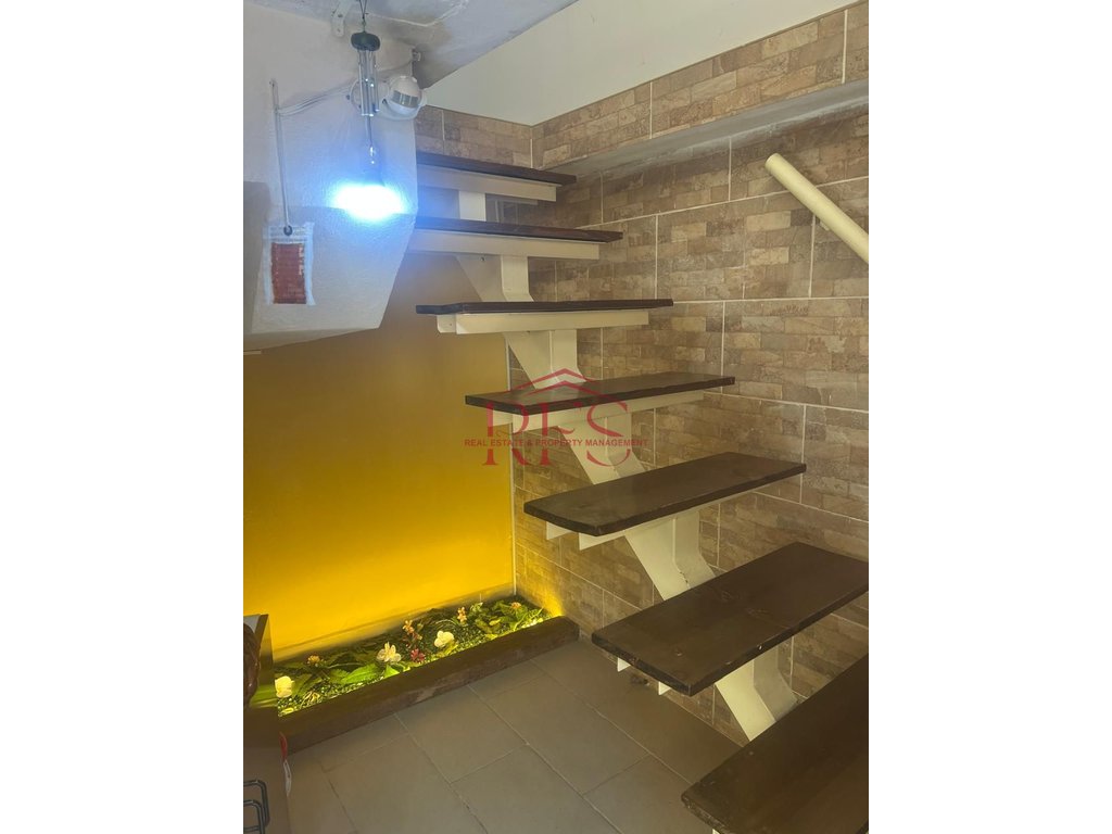 Gallery 01