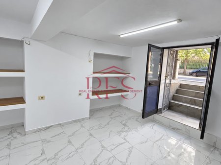 🏢 Locale commerciale in affitto in Rruga e Dibres📍 Opportunità ideale per negozio 💰Affitto 350 euro