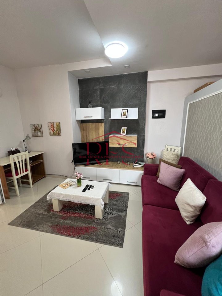 🏡 Appartamento 1+1 pronto per l'affitto nel centro di Tirana, per 500 mila lek!
