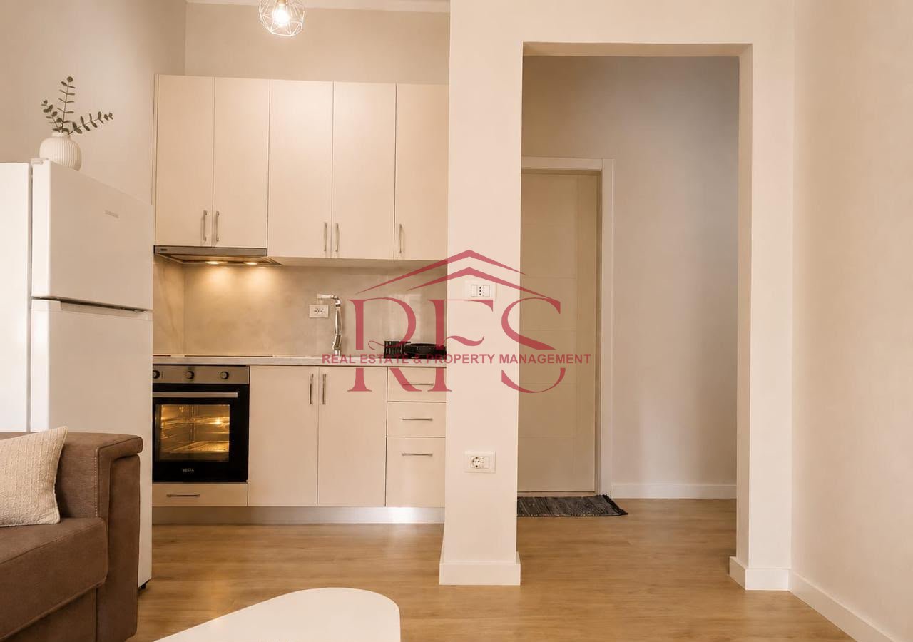🏡✨ Jepet me qera apartament luksi 1+1 pranë Ring Center Tirana, te kryqezimi i 21 Dhjetorit 📍 2 ose 3 persona