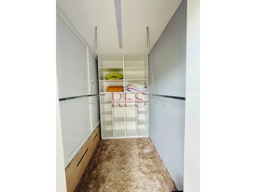Gallery 01