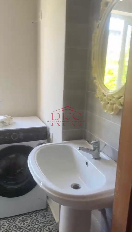 🏡 Jepet me qera apartament 2+1 te Fakulteti i Mjeksise – 500€ / muaj