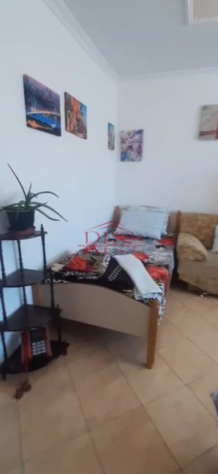 🏡 For rent entrance 1+1 on Bardhyl Street for 50,000 lekë/month