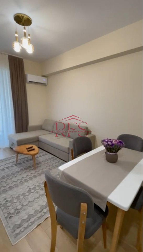 🏡 Jepet me qera – Super apartament 2+1+2 në Rrugen Siri Kodra – 600 mije leke te vjetra