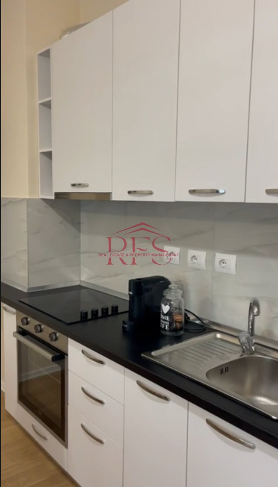 🏡 Jepet me qera – Super apartament 2+1+2 në Rrugen Siri Kodra – 600 mije leke te vjetra