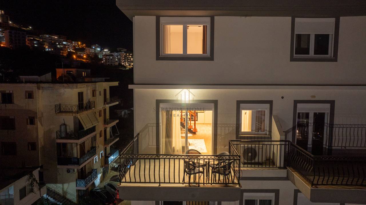 Duplex a Sarandë con Splendide Viste sul Mare – Offerta di Grande Valore!