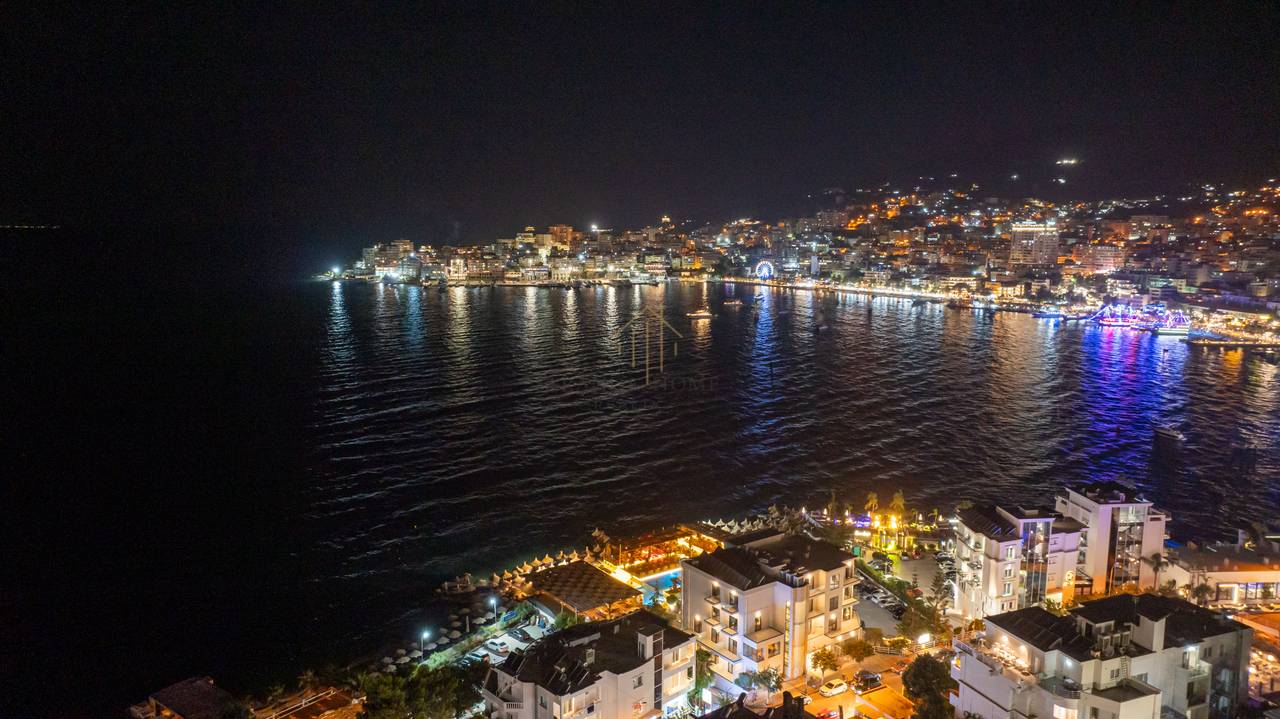 Duplex a Sarandë con Splendide Viste sul Mare – Offerta di Grande Valore!