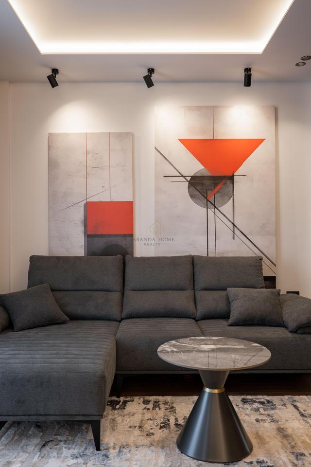 Duplex a Sarandë con Splendide Viste sul Mare – Offerta di Grande Valore!