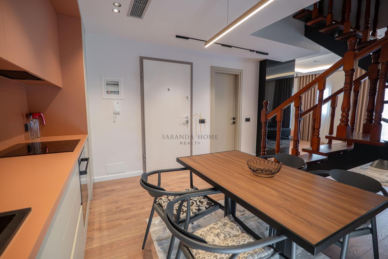 Duplex a Sarandë con Splendide Viste sul Mare – Offerta di Grande Valore!