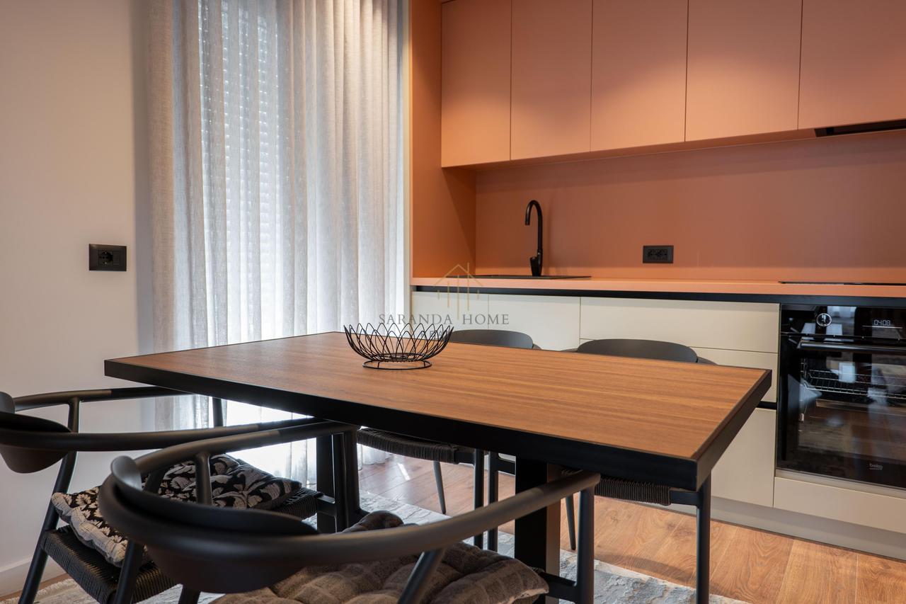 Duplex a Sarandë con Splendide Viste sul Mare – Offerta di Grande Valore!
