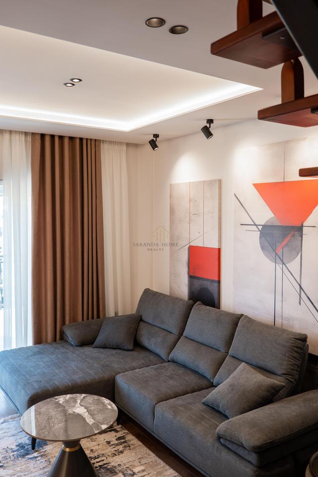 Duplex a Sarandë con Splendide Viste sul Mare – Offerta di Grande Valore!