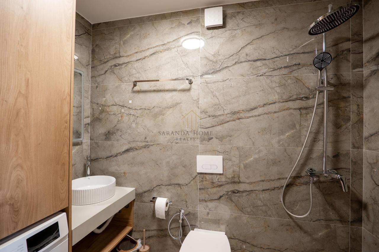 Duplex a Sarandë con Splendide Viste sul Mare – Offerta di Grande Valore!