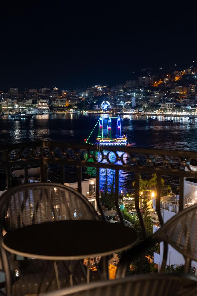 Duplex a Sarandë con Splendide Viste sul Mare – Offerta di Grande Valore!