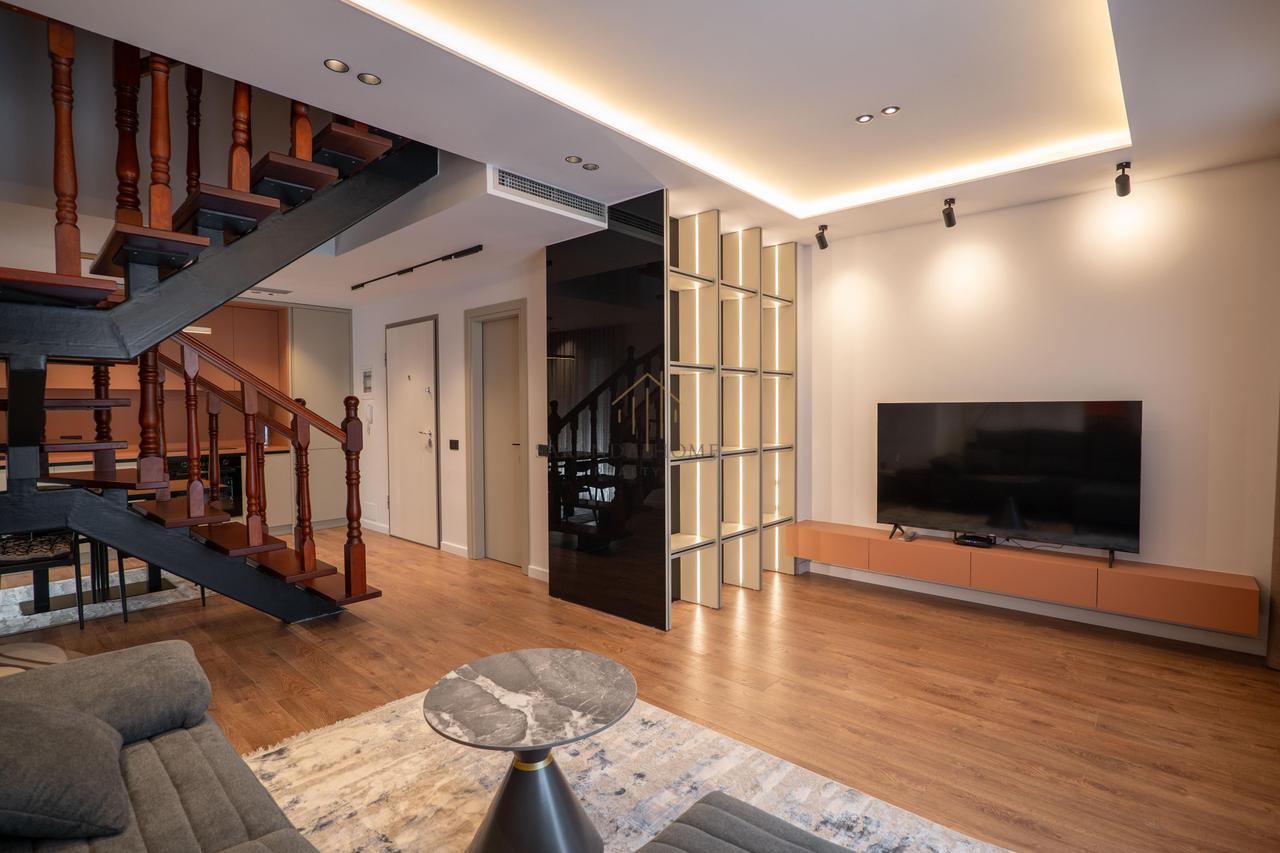 Duplex a Sarandë con Splendide Viste sul Mare – Offerta di Grande Valore!