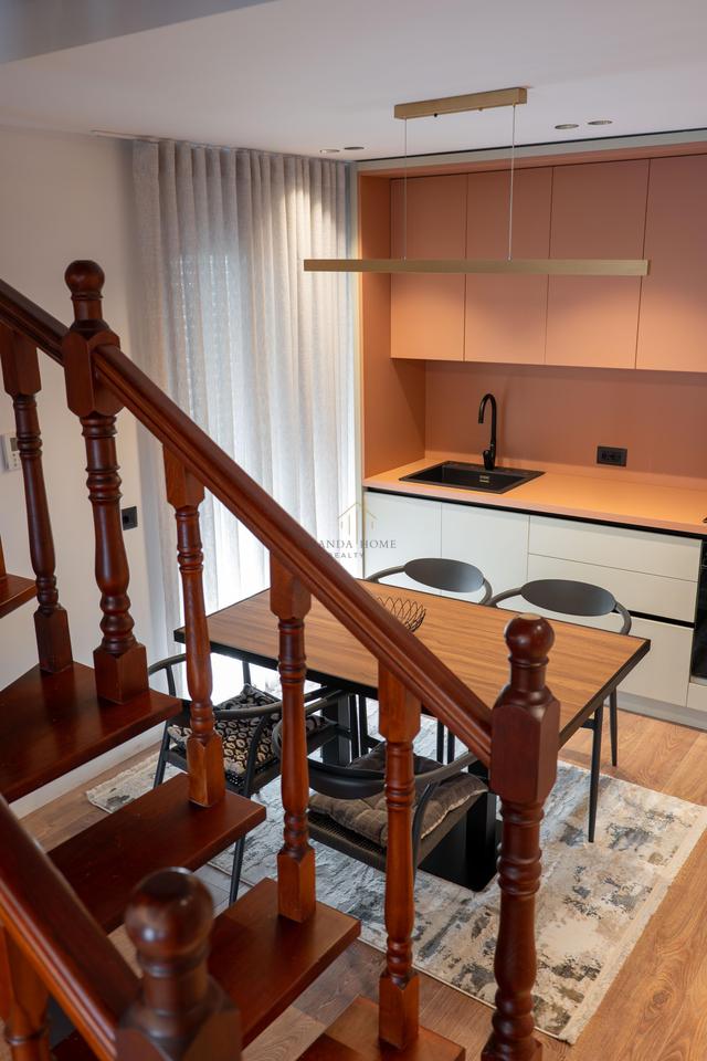 Duplex a Sarandë con Splendide Viste sul Mare – Offerta di Grande Valore!