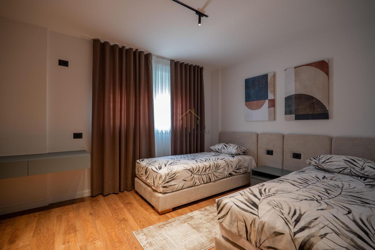 Duplex a Sarandë con Splendide Viste sul Mare – Offerta di Grande Valore!