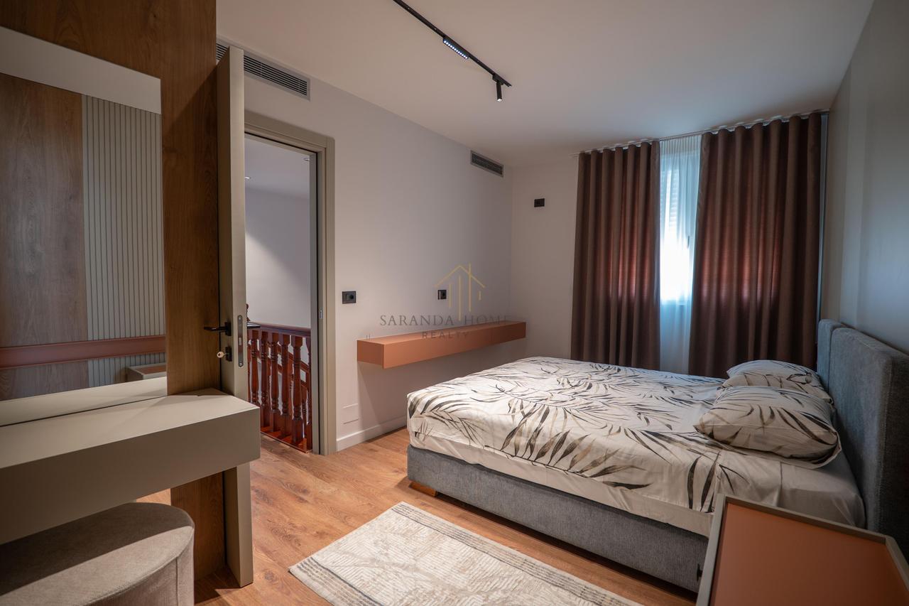 Duplex a Sarandë con Splendide Viste sul Mare – Offerta di Grande Valore!