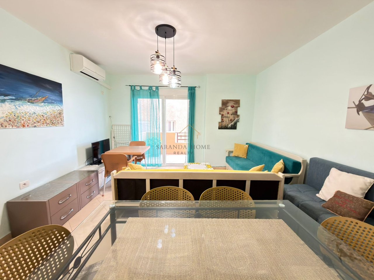 Apartament elegant 2+1 me pamje nga deti – vetëm 2 minuta nga plazhi në Sarandë