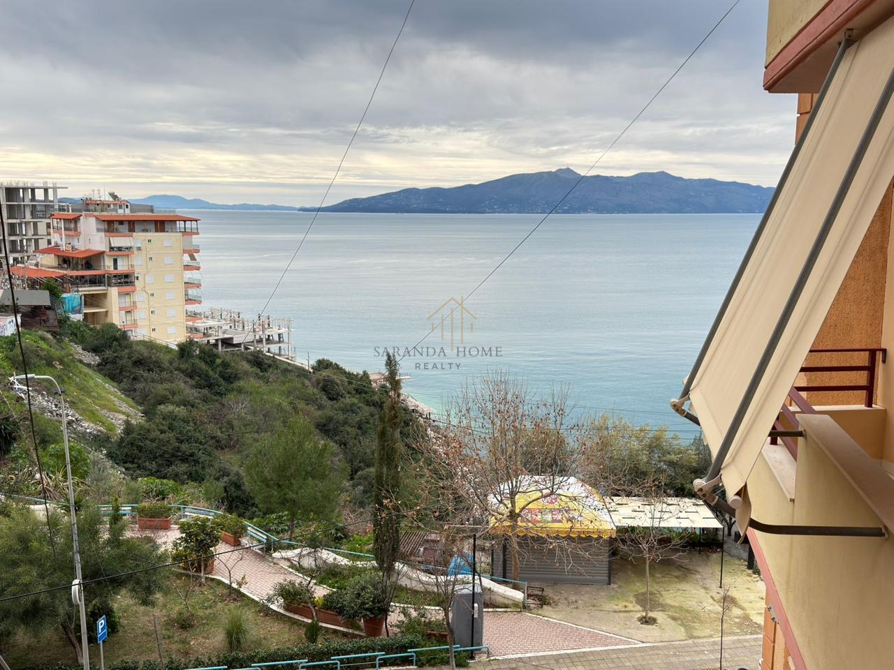 Apartament elegant 2+1 me pamje nga deti – vetëm 2 minuta nga plazhi në Sarandë