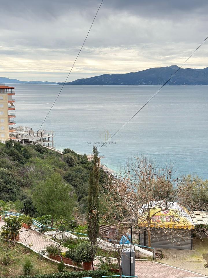 Apartament elegant 2+1 me pamje nga deti – vetëm 2 minuta nga plazhi në Sarandë