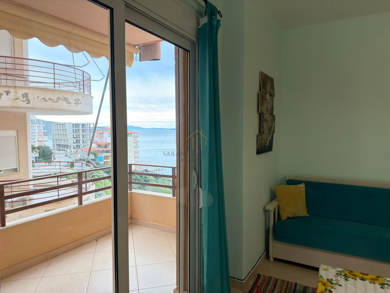 Apartament elegant 2+1 me pamje nga deti – vetëm 2 minuta nga plazhi në Sarandë