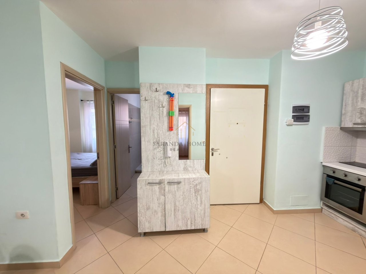 Apartament elegant 2+1 me pamje nga deti – vetëm 2 minuta nga plazhi në Sarandë