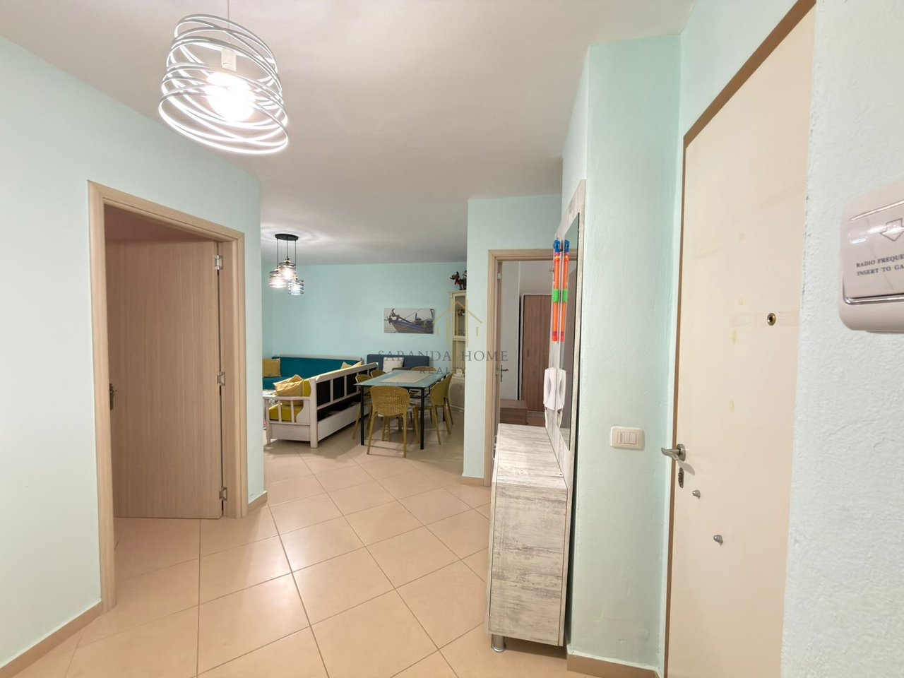 Apartament elegant 2+1 me pamje nga deti – vetëm 2 minuta nga plazhi në Sarandë