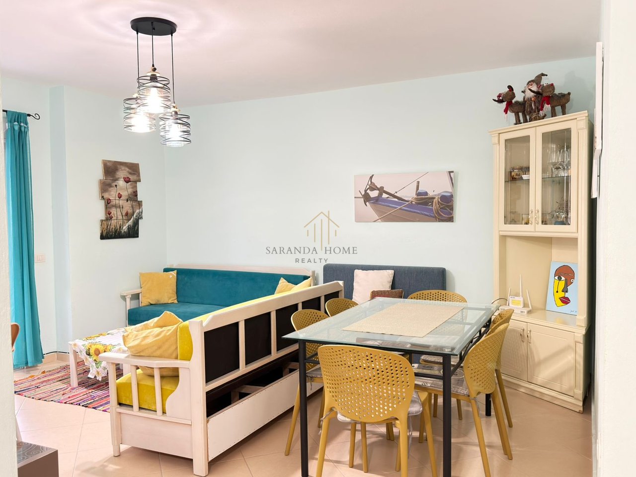 Apartament elegant 2+1 me pamje nga deti – vetëm 2 minuta nga plazhi në Sarandë