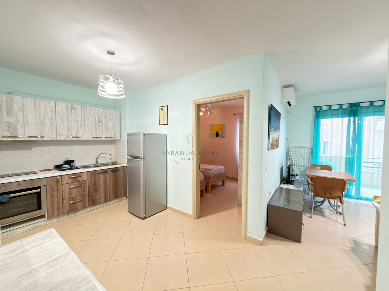 Apartament elegant 2+1 me pamje nga deti – vetëm 2 minuta nga plazhi në Sarandë