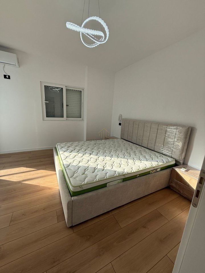 Apartament luksoz 3+1 me pamje ballore nga deti – 2 minuta nga plazhi në Sarandë!